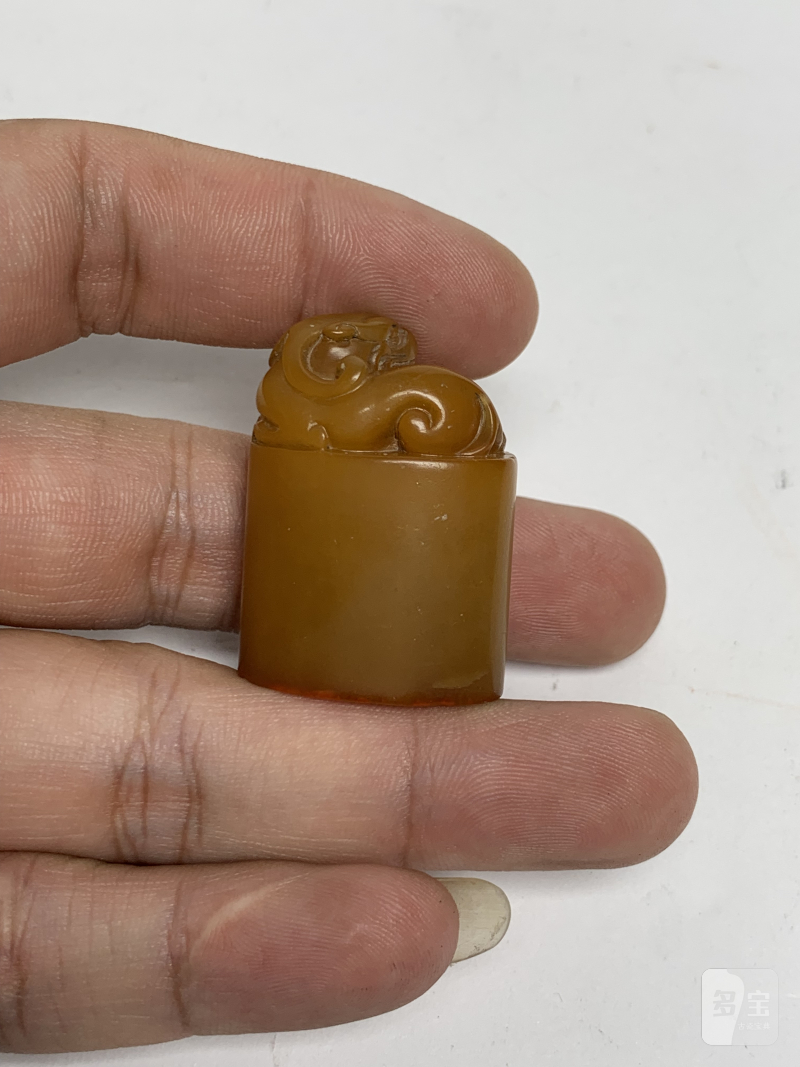 清 唐醉石刻田黄兽钮印章（附原包装） - 图6
